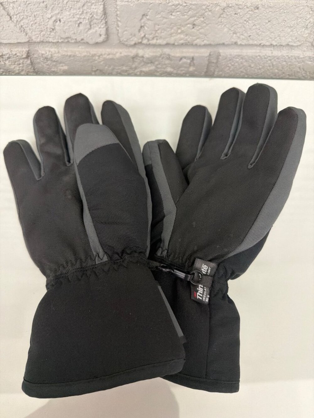 Dickies Women's Cold Weather Thinsulate Winter Gloves Size M/L